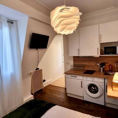 Champs-Elysees - Suite For 2 People Παρίσι Εξωτερικό φωτογραφία
