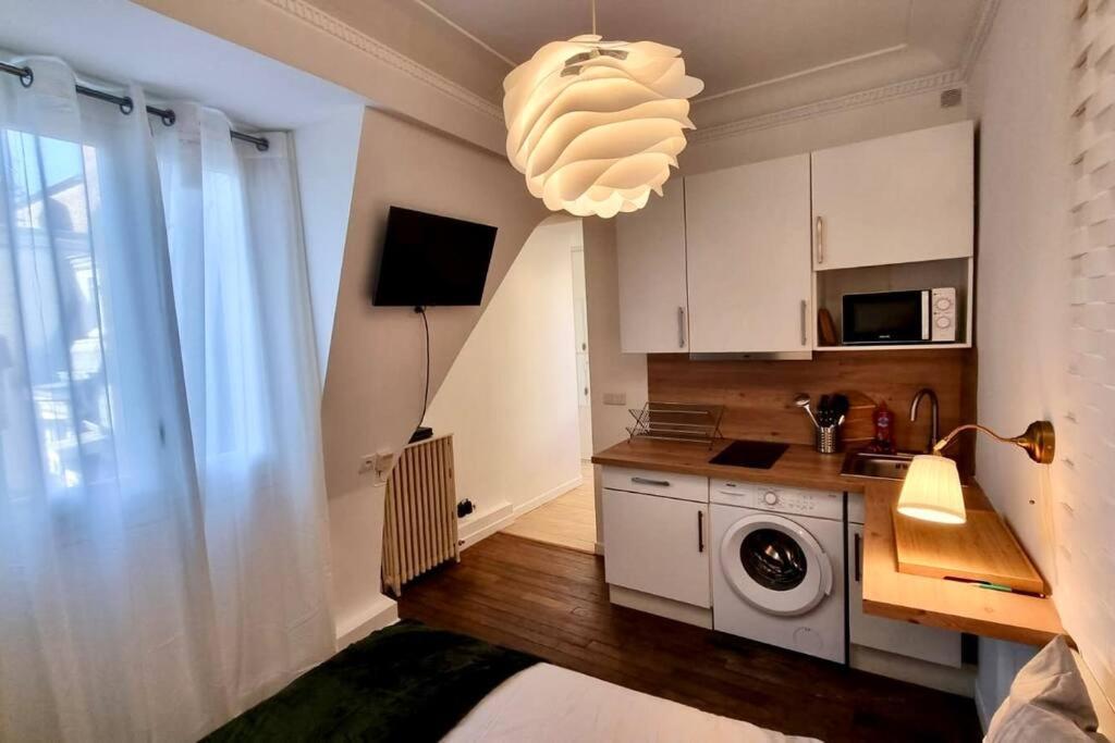 Champs-Elysees - Suite For 2 People Παρίσι Εξωτερικό φωτογραφία
