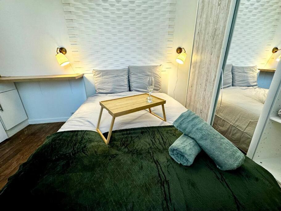 Champs-Elysees - Suite For 2 People Παρίσι Εξωτερικό φωτογραφία