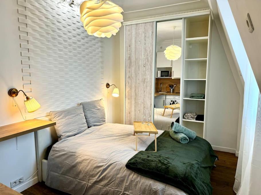 Champs-Elysees - Suite For 2 People Παρίσι Εξωτερικό φωτογραφία